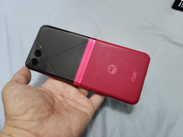 moto razr 40 ultra จอพับเสปคจัดเต็มสีพิเศษที่สุดของมือถือจอพับ