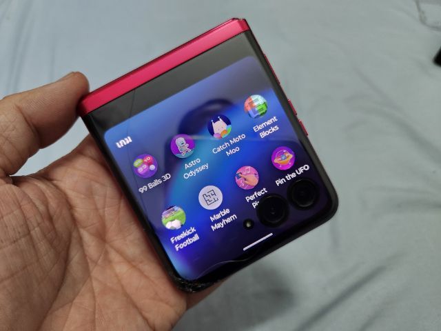 moto razr 40 ultra จอพับเสปคจัดเต็มสีพิเศษที่สุดของมือถือจอพับ รูปที่ 4