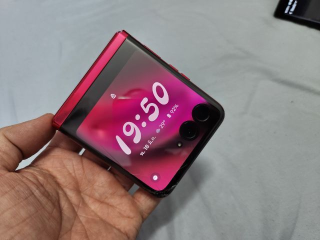 moto razr 40 ultra จอพับเสปคจัดเต็มสีพิเศษที่สุดของมือถือจอพับ รูปที่ 10