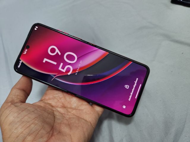 moto razr 40 ultra จอพับเสปคจัดเต็มสีพิเศษที่สุดของมือถือจอพับ รูปที่ 3