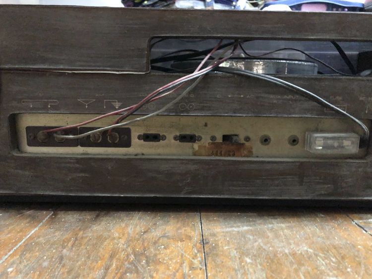 เครื่องเล่นแผ่นเสียงและวิทยุ ธานินทร์ Tanin TPR 2200 AM FM Stereo สภาพเก่าต้องซ่อม รูปที่ 9