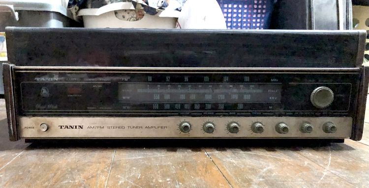 เครื่องเล่นแผ่นเสียงและวิทยุ ธานินทร์ Tanin TPR 2200 AM FM Stereo สภาพเก่าต้องซ่อม