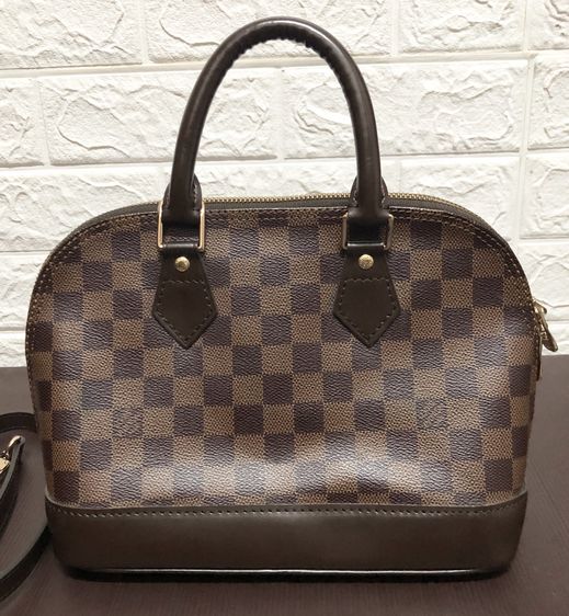 กระเป๋าสะพาย Louis ถอดสายสะพายเป็นกระเป๋าถือได้ ของใหม่ไม่เคยใช้ ไม่แน่ใจว่าของแท้มั้ย รูปที่ 2