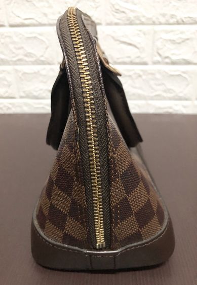 กระเป๋าสะพาย Louis ถอดสายสะพายเป็นกระเป๋าถือได้ ของใหม่ไม่เคยใช้ ไม่แน่ใจว่าของแท้มั้ย รูปที่ 4