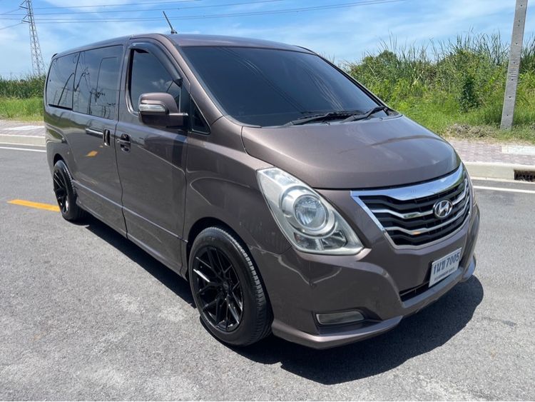 Hyundai H-1  2013 2.5 Elite Van ดีเซล ไม่ติดแก๊ส เกียร์อัตโนมัติ น้ำตาล รูปที่ 2