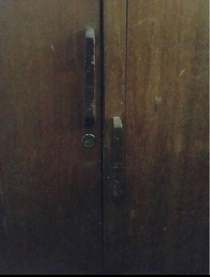 ตู้ไม้สัก กว้าง106ซม. หนา40ซม. สูง114ซม. ด้านบนเป็นส่วนตู้ ด้านล่างมีลิ้นชักยาว รูปที่ 12