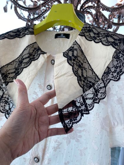 ชาแนล เสื้อแขนสั้น เนื้อผ้าลูกไม้ฝรั่งเศส  รูปที่ 13