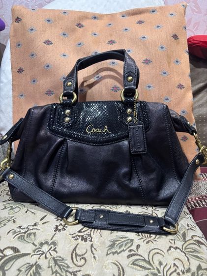 กระเป๋าcoach สีดำหนัง