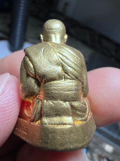 หลวงปู่แผ้วลอยองค์ รูปที่ 2