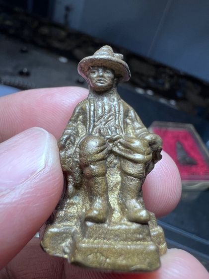 รูปหล่อพระเจ้าตากสินวัดสุทัศ