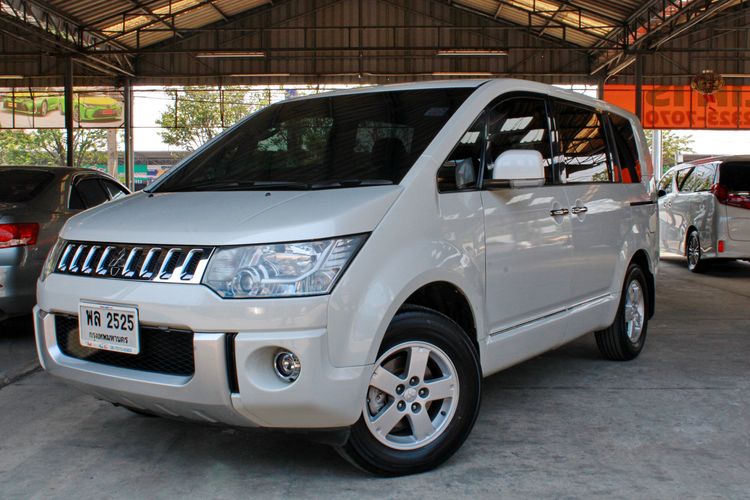 Mitsubishi Delica 2015 2.0 Sedan เบนซิน ไม่ติดแก๊ส เกียร์อัตโนมัติ ขาว รูปที่ 3