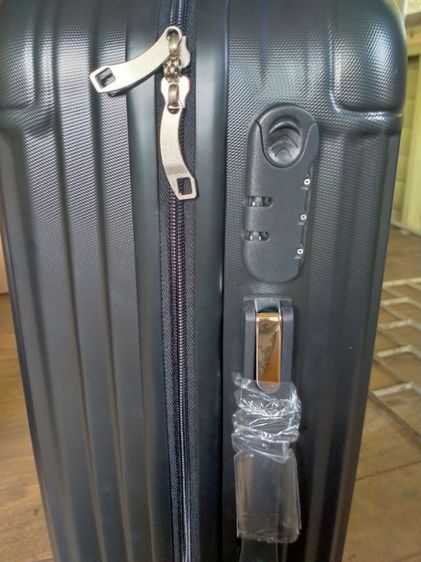 กระเป๋าเดินทางสีดำ รูปที่ 7