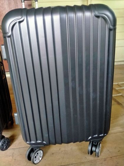 กระเป๋าเดินทางสีดำ รูปที่ 2