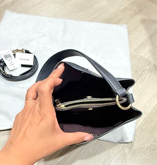 กระเป๋าสะพายข้าง COACH 1011 SMALL TOWN BUCKET BAG (IMLON) รูปที่ 7