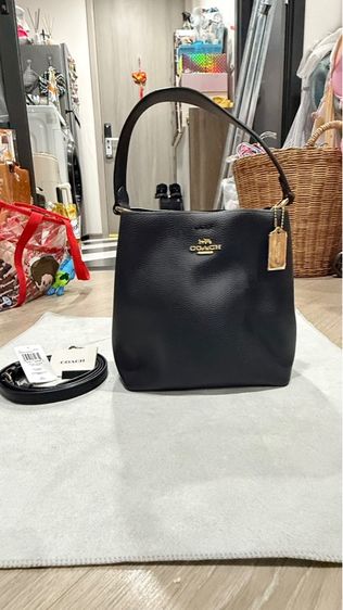 กระเป๋าสะพายข้าง COACH 1011 SMALL TOWN BUCKET BAG (IMLON) รูปที่ 4