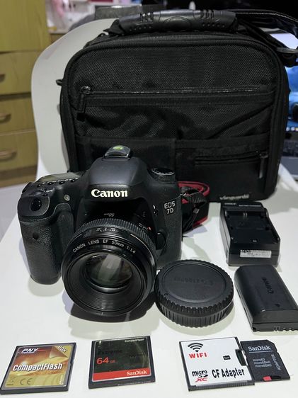 กล้อง DSLR ไม่กันน้ำ Canon EOS 7D + Canon EF 50mm f1.4 USM