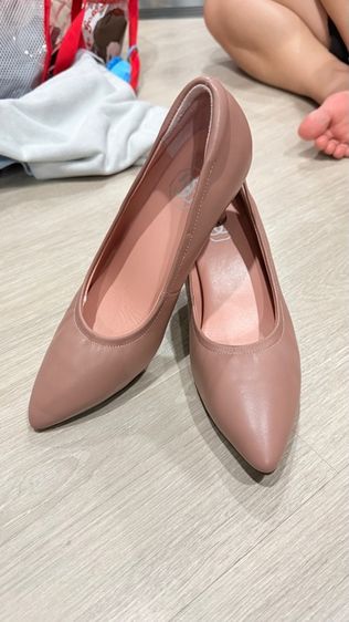 รองเท้า