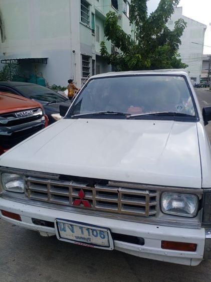 รถ Mitsubishi L200-Strada รุ่นย่อยอื่นๆ สี ขาว