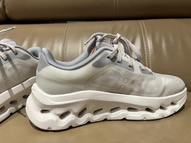 On Cloudtilt Remix Alloy Ivory ไซส์ 24cm (US7) ใหม่มาก แค่ลองในบ้าน หิ้วญี่ปุ่น รูปที่ 4