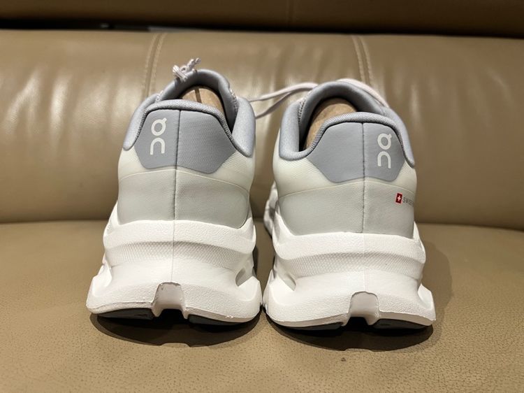 On Cloudtilt Remix Alloy Ivory ไซส์ 24cm (US7) ใหม่มาก แค่ลองในบ้าน หิ้วญี่ปุ่น รูปที่ 8