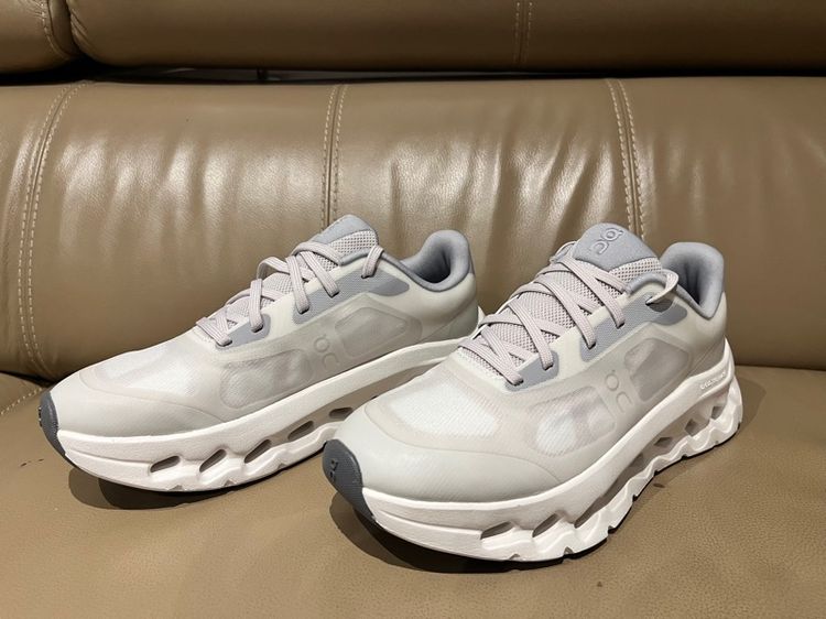 On Cloudtilt Remix Alloy Ivory ไซส์ 24cm (US7) ใหม่มาก แค่ลองในบ้าน หิ้วญี่ปุ่น