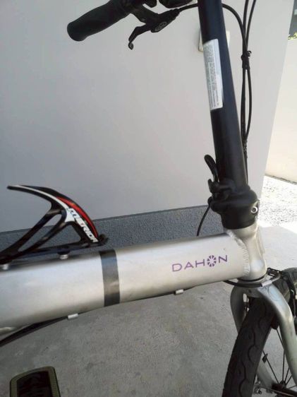 ส่งต่อ จักรยานพับ Dahon horize มือสอง ปี2016-2017 รุ่นหายาก
สภาพดีสุดๆ สีเทาสภาพงาม มือเดียว เดิมๆ 
ล้อ20"เฟรมอลูมิเนียม 

ใช้งานน้อย นัดรับ รูปที่ 4