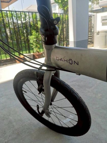 ส่งต่อ จักรยานพับ Dahon horize มือสอง ปี2016-2017 รุ่นหายาก
สภาพดีสุดๆ สีเทาสภาพงาม มือเดียว เดิมๆ 
ล้อ20"เฟรมอลูมิเนียม 

ใช้งานน้อย นัดรับ รูปที่ 10