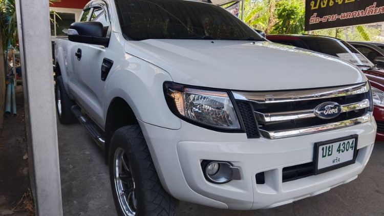 รถ Ford Everest 2.5 XLT สี ขาว
