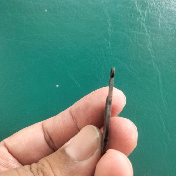 หลวงพ่อคล้ายรุ่นปืนไขว้รุ่นปี 06