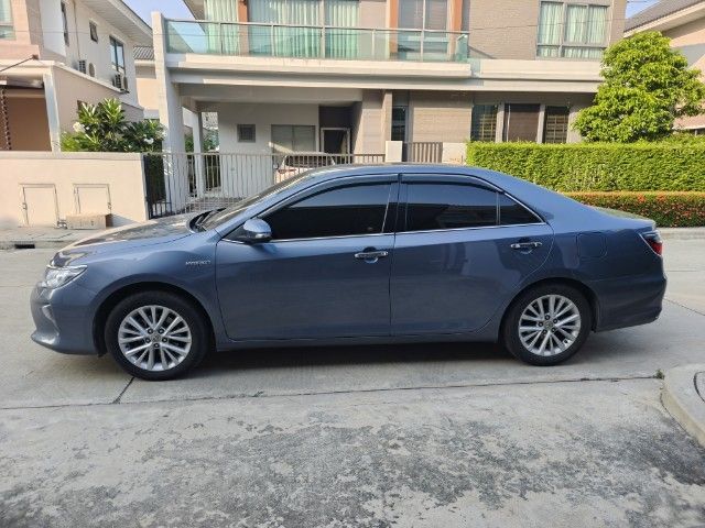 Toyota Camry 2016 2.5 HV Premium Sedan ไฮบริด เทา รูปที่ 3