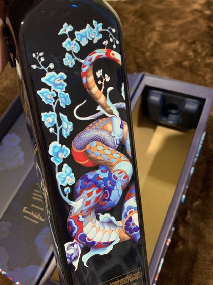 ขวดเหล้าสะสมตั้งโชว์ รูปที่ 3