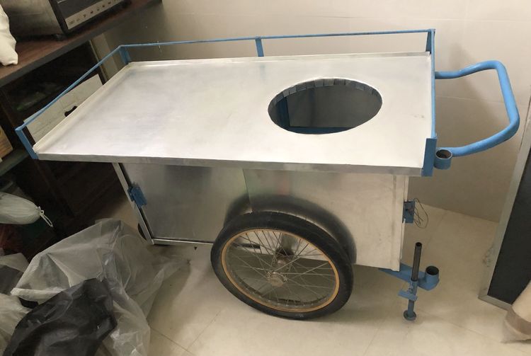 รถเข็นขายก๋วยเตี๋ยว ขายกาแฟ หรืออื่นๆ ของใหม่ ซื้อมาไม่เคยใช้ แถมร่มกับกระติกน้ำใบใหญ่1ใบ