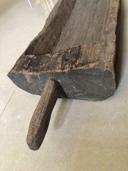 รางข้าวหมูไม้สักเก่า ไม้เนื้อแน่นหนาและหนัก รูปที่ 3