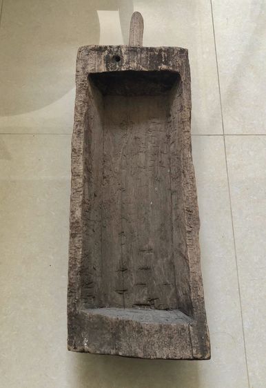 รางข้าวหมูไม้สักเก่า ไม้เนื้อแน่นหนาและหนัก รูปที่ 2