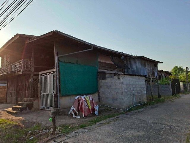 ใช่ ขายบ้านพร้อมที่ดินติดถนน 62ตารางวา ในเขตเทศบาลหนองหาน อุดรธานี รูปที่ 4