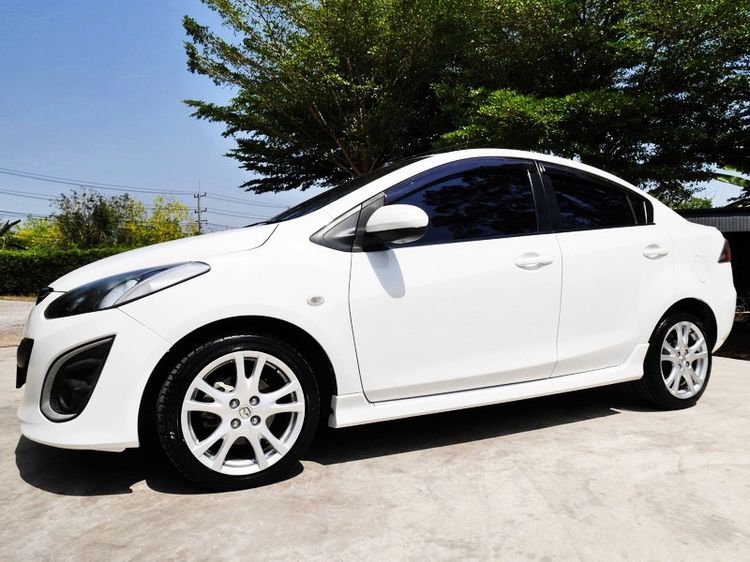 รถ Mazda Mazda 2 1.5 Elegance Spirit สี ขาว