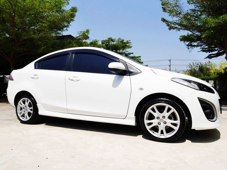 Mazda Mazda 2 2012 1.5 Elegance Spirit Sedan เบนซิน ไม่ติดแก๊ส เกียร์อัตโนมัติ ขาว รูปที่ 2