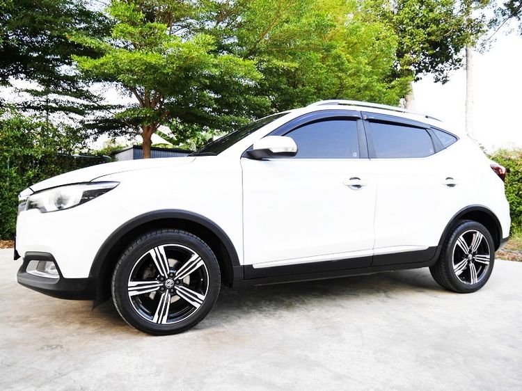 รถ MG ZS 1.5X+ Sunroof สี ขาว