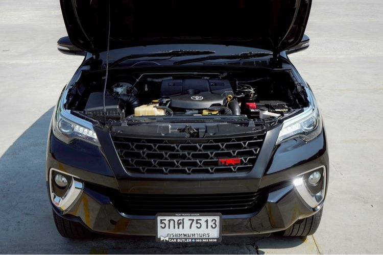 Toyota Fortuner 2017 2.4 V Utility-car ดีเซล ไม่ติดแก๊ส เกียร์อัตโนมัติ ดำ รูปที่ 4