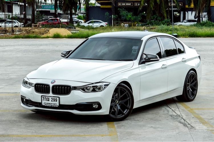 รถ BMW Series 3 320d สี ขาว