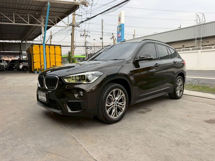 BMW X1 2018 1.5 sDrive18i Iconic Sedan เบนซิน ไม่ติดแก๊ส เกียร์อัตโนมัติ น้ำตาล รูปที่ 2