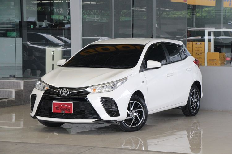 รถ Toyota Yaris 1.2 Entry สี ขาว