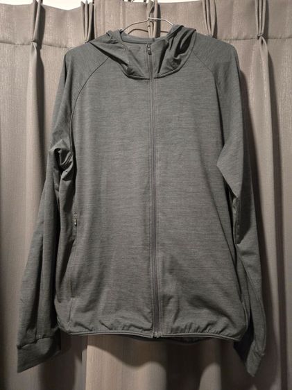 เสื้อคลุม UNIQLO แบบบางกัน UV รูปที่ 6