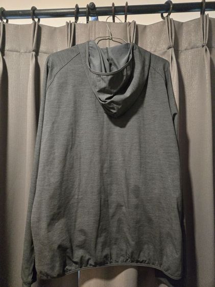 เสื้อคลุม UNIQLO แบบบางกัน UV รูปที่ 5