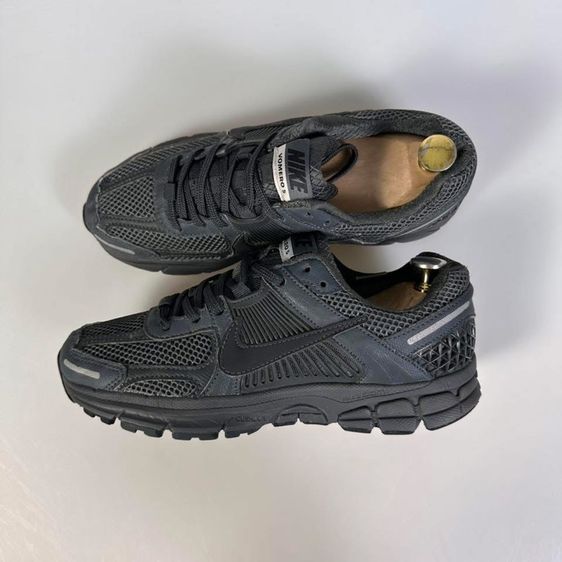 อื่นๆ อื่นๆ รองเท้าผ้าใบ รองเท้า NIKE รุ่น VOMERO 5 แท้ 💯 เบอร์ US 7 cm 25 คนเท้า 24.5-25.5 cm ใส่ได้ครับ สภาพดีมาก พื้นเต็ม เบามาก ทรงสวย หายากน่าสะลมครับ