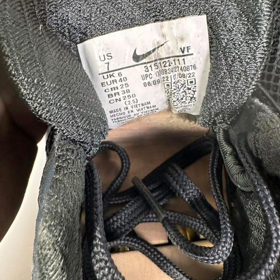 รองเท้า NIKE รุ่น VOMERO 5 แท้ 💯 เบอร์ US 7 cm 25 คนเท้า 24.5-25.5 cm ใส่ได้ครับ สภาพดีมาก พื้นเต็ม เบามาก ทรงสวย หายากน่าสะลมครับ รูปที่ 9