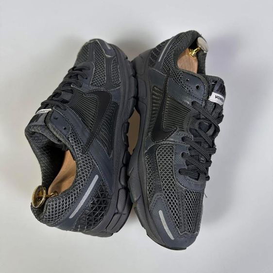 รองเท้า NIKE รุ่น VOMERO 5 แท้ 💯 เบอร์ US 7 cm 25 คนเท้า 24.5-25.5 cm ใส่ได้ครับ สภาพดีมาก พื้นเต็ม เบามาก ทรงสวย หายากน่าสะลมครับ รูปที่ 6