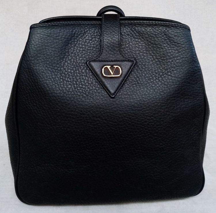 Valentino Garavani หนังแท้  รูปที่ 6