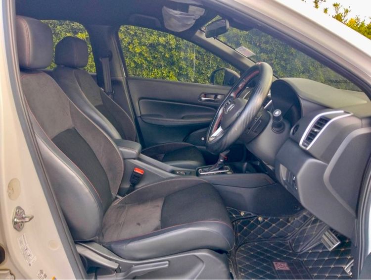 Honda City 2022 1.5 e:HEV RS Sedan ไฮบริด ไม่ติดแก๊ส เกียร์อัตโนมัติ ขาว รูปที่ 4