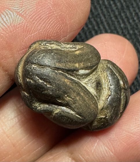 ปิดตาพิมพ์ปั้นเนื้อกะลา ผ่านการใช้ตามซอกพระมีไขขึ้น  รูปที่ 7